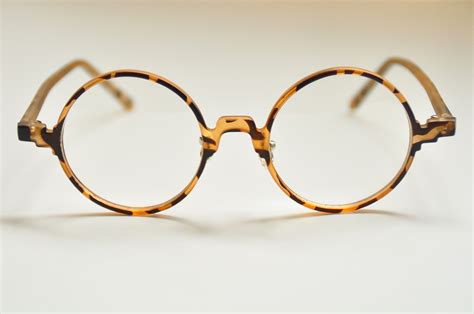 retro round prescription glasses.